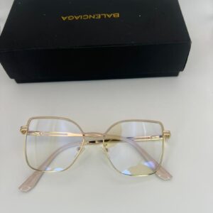 the rosé gradient cat